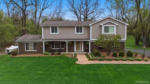 5105 Mohawk Ave, Independence, MI 48348