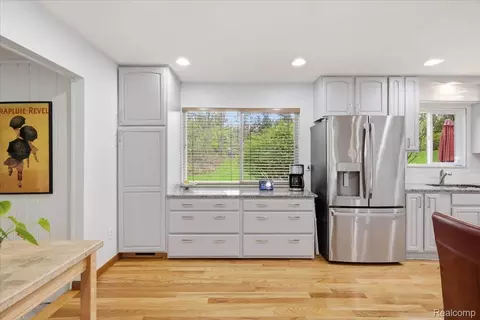 Kitchen - 5105 Mohawk Ave, Independence, MI 48348 photo 2 of 5