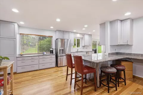 Kitchen - 5105 Mohawk Ave, Independence, MI 48348 photo 1 of 5