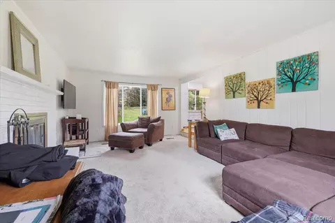 Living - 5105 Mohawk Ave, Independence, MI 48348 photo 3 of 3