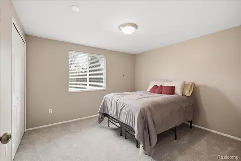 Bedroom - 5105 Mohawk Ave, Independence, MI 48348 photo 7 of 8