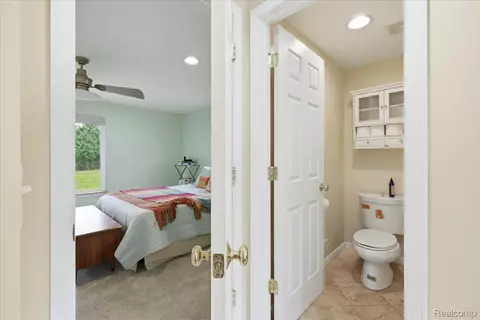 Bedroom - 5105 Mohawk Ave, Independence, MI 48348 photo 3 of 8