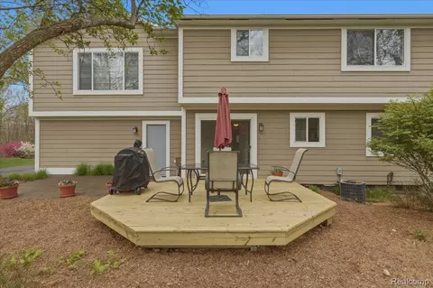 Exterior - 5105 Mohawk Ave, Independence, MI 48348 photo 5 of 9
