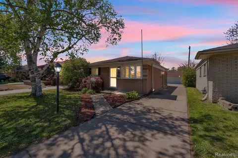 6499 Mayburn St, Dearborn Heights, MI 48127