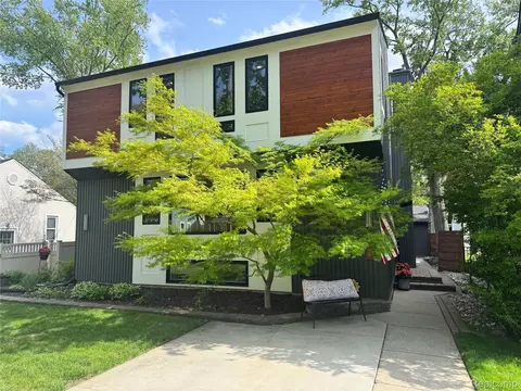312 Terry Ave, Rochester, MI 48307