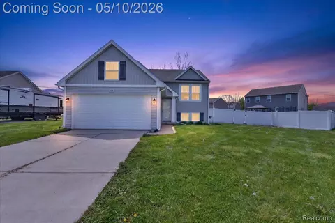 4366 Timber Line Ln, Grand Blanc, MI 48439