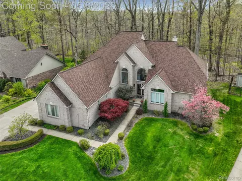 56377 Copperfield Dr, Shelby Township, MI 48316