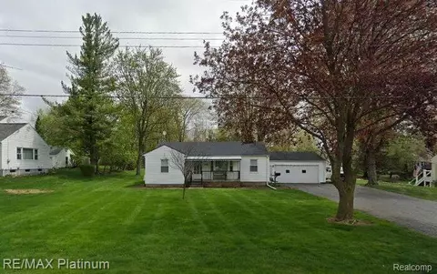11615 Schram St, Grand Blanc, MI 48439