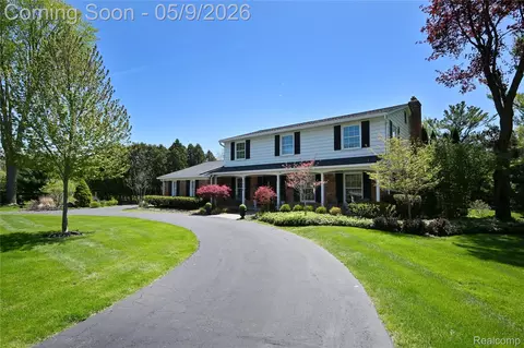 4655 Walnut Lake Rd, Bloomfield Hills, MI 48301