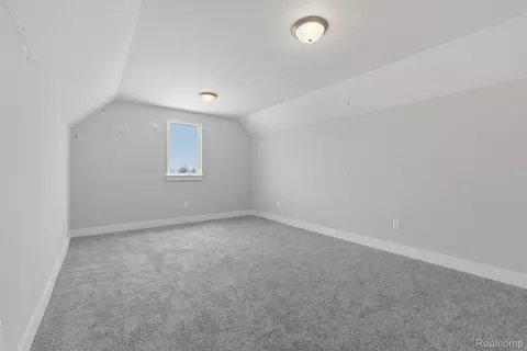 Bedroom - 2359 Baltimore, Davison, MI 48423 photo 7 of 8