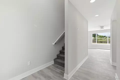 Entry Way - 2359 Baltimore, Davison, MI 48423 photo 2 of 2