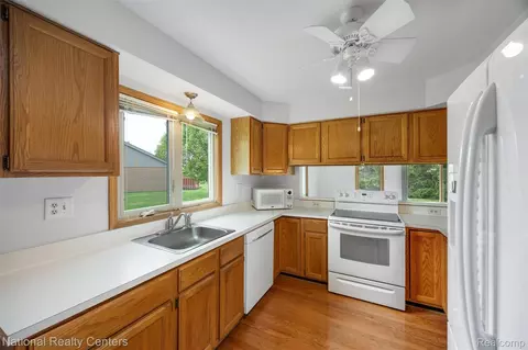 Kitchen - 16061 Meadows Dr, Macomb, MI 48044 photo 1 of 2