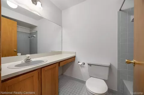 Bath - 16061 Meadows Dr, Macomb, MI 48044 photo 2 of 2