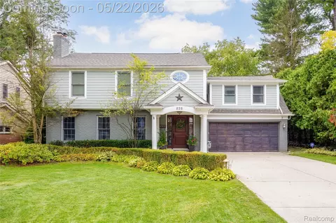 826 Larchlea Dr, Birmingham, MI 48009