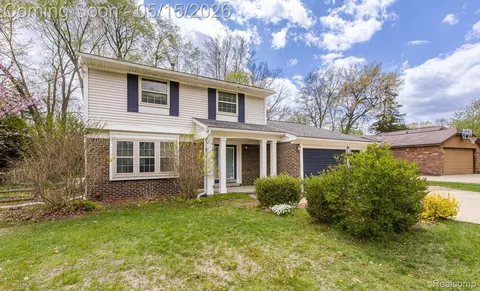 5118 Woodcreek Trl, Independence, MI 48346