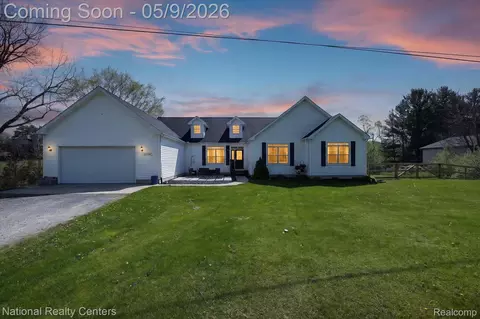 56536 Briar Meadow Rd, Lyon, MI 48178