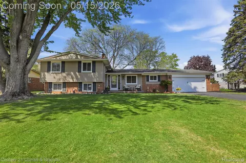 6632 Pine Eagle Ln St, West Bloomfield, MI 48322
