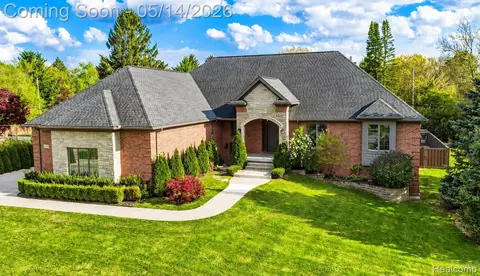 35339 W 13 Mile Rd, Farmington Hills, MI 48331