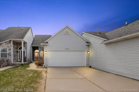 734 Challenging Trl #65, South Lyon, MI 48178