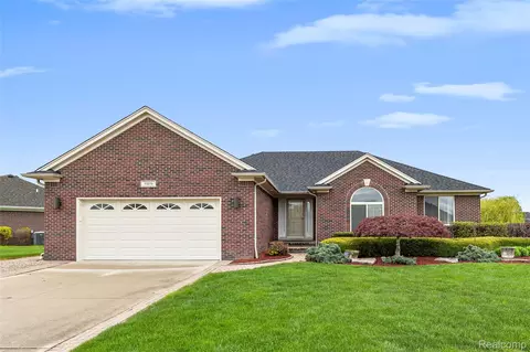 53270 Sams Ln, Chesterfield, MI 48047