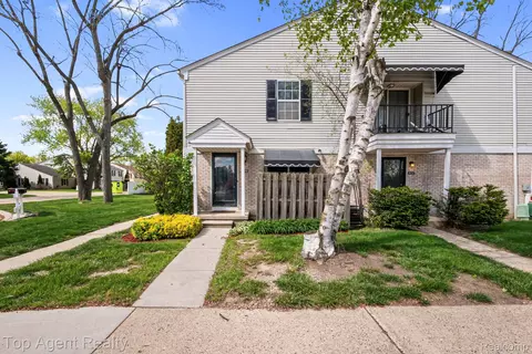 24755 Meadow Ln, Harrison, MI 48045