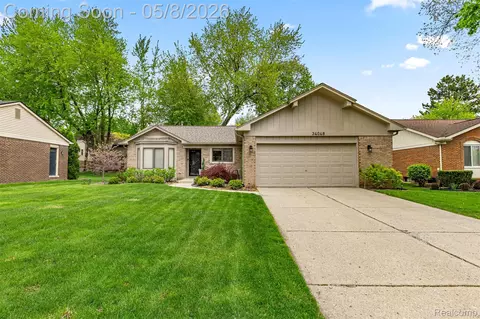 34048 Fonville Dr, Livonia, MI 48152