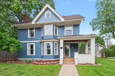 95 Dennison St, Oxford, MI 48371