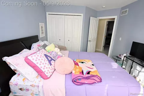 Bedroom - 19205 River Valley Dr, Macomb, MI 48044 photo 4 of 5