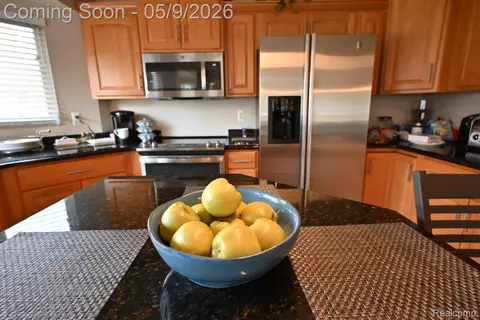 Kitchen - 19205 River Valley Dr, Macomb, MI 48044 photo 2 of 4