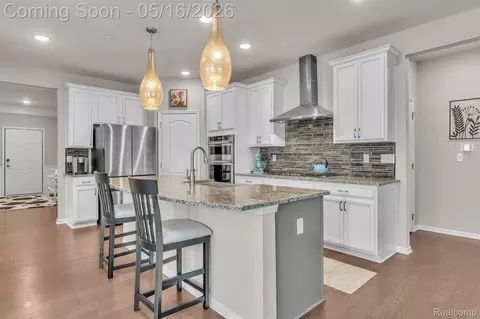 Kitchen - 4628 Crestway Dr, Brighton, MI 48116 photo 4 of 11