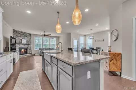 Kitchen - 4628 Crestway Dr, Brighton, MI 48116 photo 8 of 11
