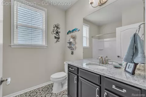 Bath - 4628 Crestway Dr, Brighton, MI 48116 photo 4 of 7