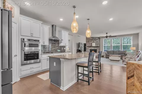 Kitchen - 4628 Crestway Dr, Brighton, MI 48116 photo 1 of 11