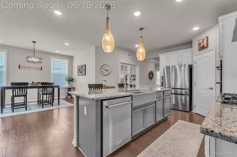 Kitchen - 4628 Crestway Dr, Brighton, MI 48116 photo 5 of 11