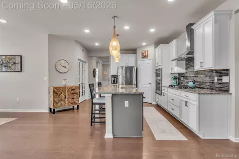 Kitchen - 4628 Crestway Dr, Brighton, MI 48116 photo 3 of 11