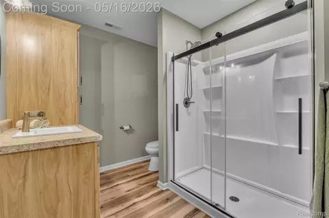 Bath - 4628 Crestway Dr, Brighton, MI 48116 photo 6 of 7