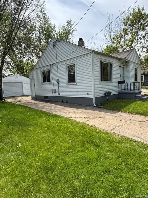 2717 Gibson St, Flint, MI 48503