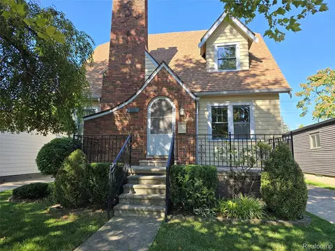 116 S Kenwood Ave, Royal Oak, MI 48067