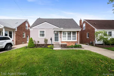 9903 Ruth Ave, Allen Park, MI 48101