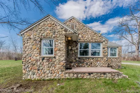 4118 Griswold Rd, Port Huron, MI 48060