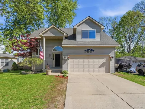 7226 Garvin, Waterford, MI 48329