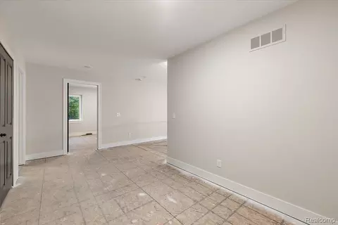 Entry Way - 50793 Timberstone Dr, Macomb, MI 48042 photo 5 of 5