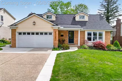 24168 Saint Mary Ct, Farmington, MI 48336