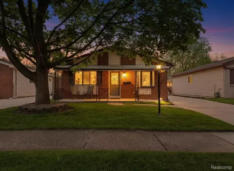 6038 Michael St, Taylor, MI 48180