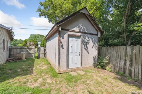 Exterior - 7801 E Michigan Ave, Jackson, MI 49201 photo 7 of 7