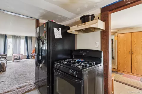 Entry Way - 7801 E Michigan Ave, Jackson, MI 49201 photo 2 of 2