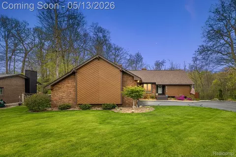 6773 Wellesley Ter, Independence, MI 48346