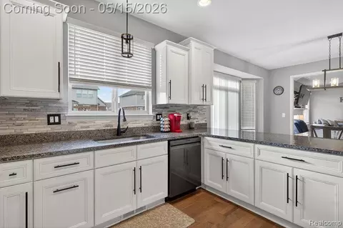 Kitchen - 49281 Percheron Dr, Macomb, MI 48042 photo 2 of 4