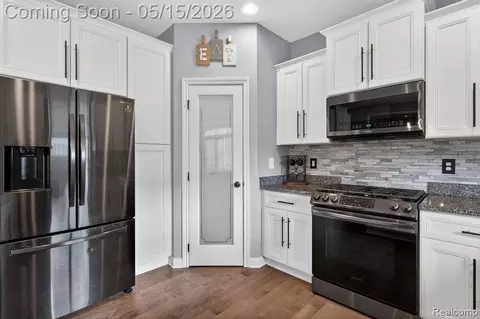 Kitchen - 49281 Percheron Dr, Macomb, MI 48042 photo 4 of 4