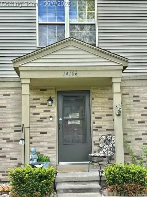 14106 Watersway Dr #40, Gibraltar, MI 48173